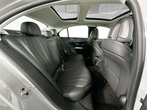 Used 2025 Mercedes-Benz E 350 Sedan image 28