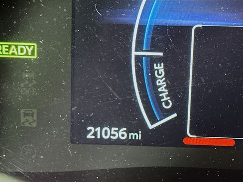 Used 2025 Toyota Camry SE image 19