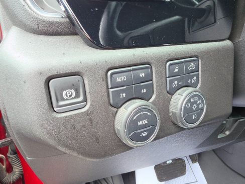 Used 2025 Chevrolet Silverado 2500 LTZ w/ LTZ Convenience Package AWD/4WD image 39