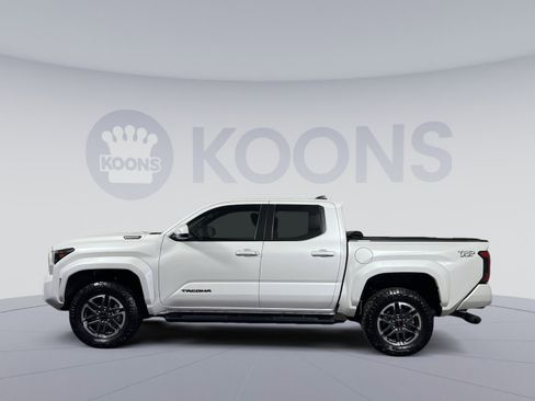 Used 2024 Toyota Tacoma TRD Sport image 2