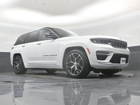 Used 2022 Jeep Grand Cherokee Summit AWD/4WD image 47