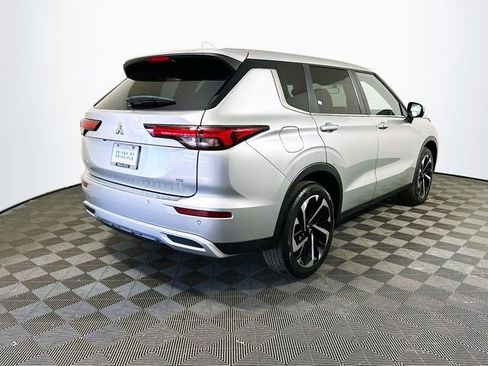 Used 2024 Mitsubishi Outlander SE image 8