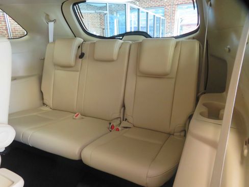 Used 2019 Toyota Highlander SE image 21