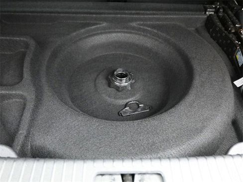 Used 2023 Volkswagen Atlas SE image 12