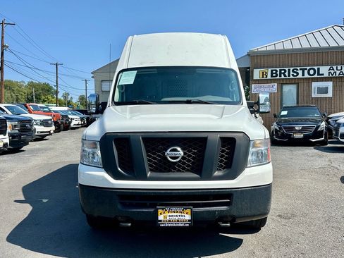 Used 2018 Nissan NV 2500 SV image 2