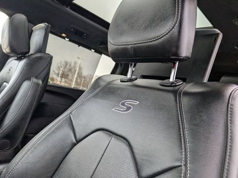 Used 2021 Chrysler Pacifica Touring-L w/ Uconnect Theater Family Group image 10