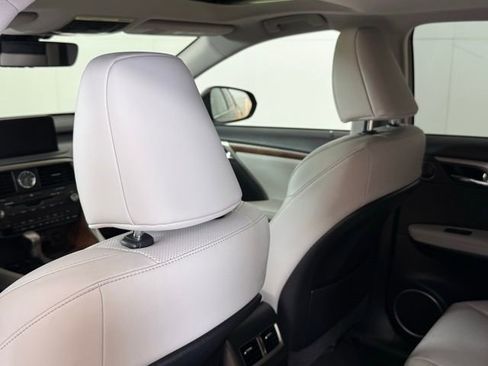 Used 2022 Lexus RX 350L FWD w/ Premium Package image 24