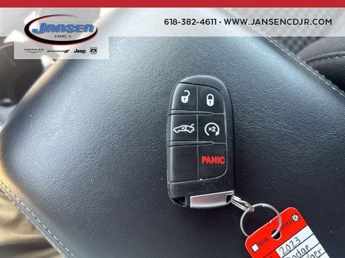 Used 2023 Dodge Charger SXT image 31