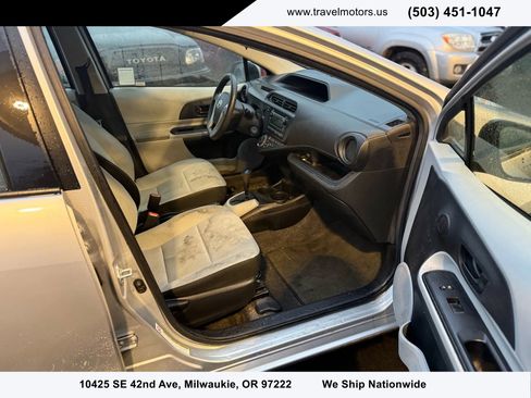 Used 2014 Toyota Prius C One image 5