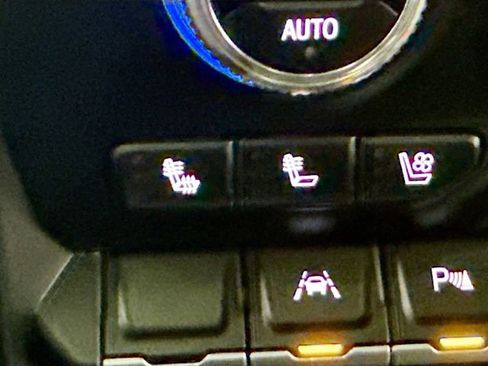 Used 2022 GMC Sierra 1500 Denali w/ Denali Premium Package image 21