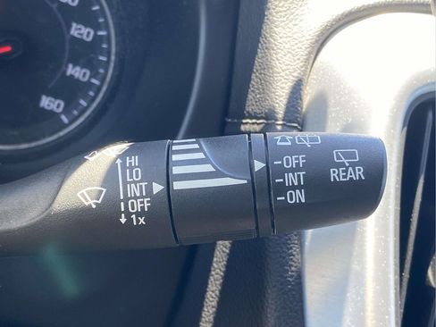 Used 2024 GMC Terrain SLE FWD image 23