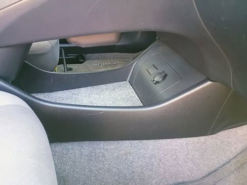 Used 2013 Toyota Prius Three w/ Solar Roof Pkg FWD image 40