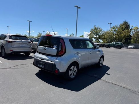 Used 2016 Kia Soul FWD image 4