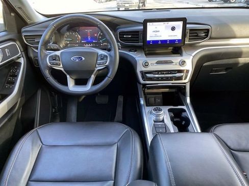 Used 2022 Ford Explorer XLT w/ Equipment Group 202A image 15