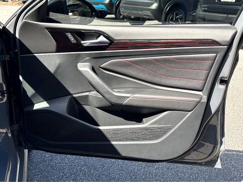 Used 2022 Volkswagen Jetta GLI Autobahn image 11