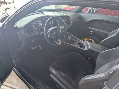 Used 2016 Dodge Challenger R/T Plus RWD image 10