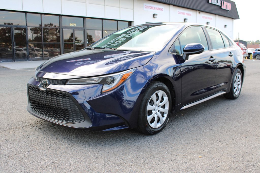 Used 2022 Toyota Corolla LE FWD image 3