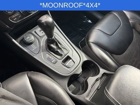 Used 2022 Jeep Cherokee Latitude w/ Sun & Sound Group AWD/4WD image 29