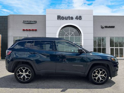 Used 2024 Jeep Compass Limited AWD/4WD image 6