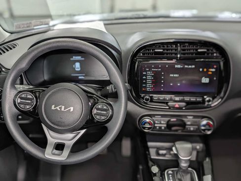 Certified 2024 Kia Soul S FWD image 5