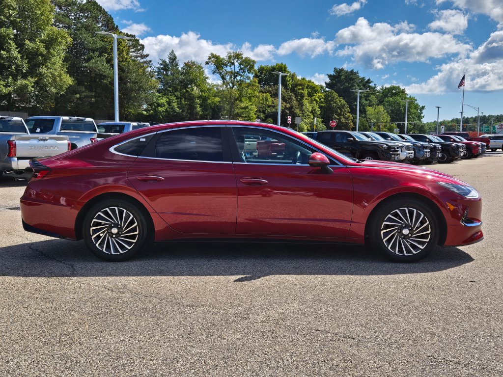 Used 2023 Hyundai Sonata Limited w/ Cargo Package FWD image 7