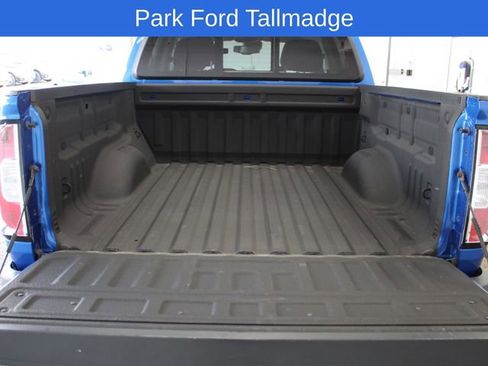 Used 2018 GMC Canyon SLE w/ SLE Convenience Package image 5