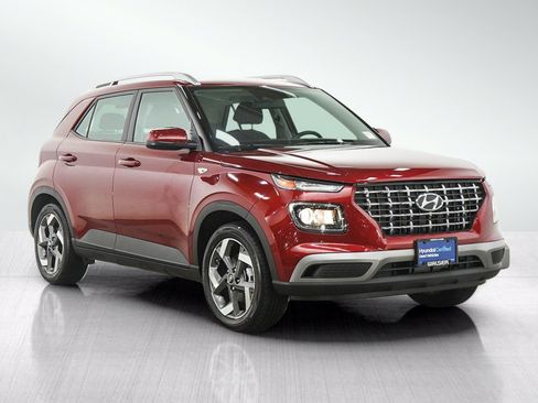 Certified 2024 Hyundai Venue SEL FWD image 7