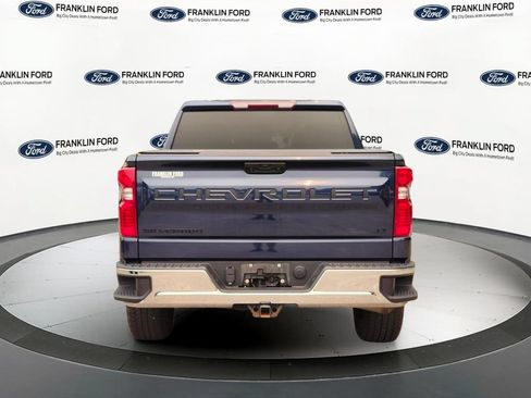 Used 2022 Chevrolet Silverado 1500 LT AWD/4WD image 4