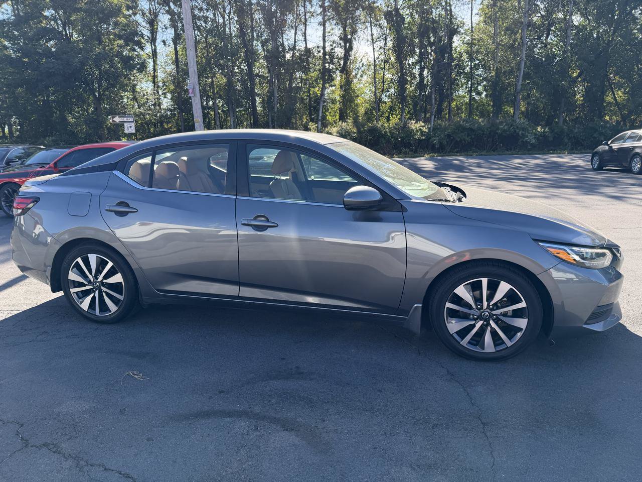 Used 2020 Nissan Sentra SV w/ SV Premium Package FWD image 4