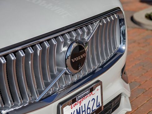 Used 2024 Volvo XC90 T8 Plus w/ Protection Package Premier image 13