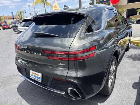 Used 2025 Genesis GV70 2.5T AWD/4WD image 3