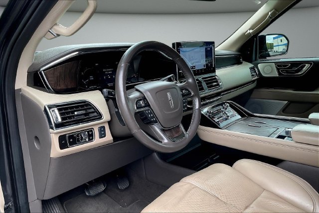Used 2023 Lincoln Navigator L Reserve AWD/4WD image 19
