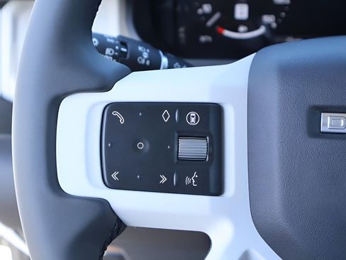 New 2025 Land Rover Defender 110 S image 30