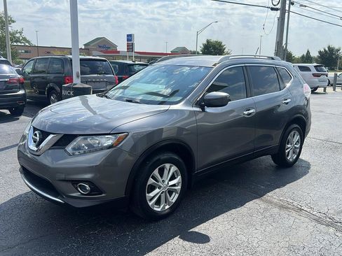 Used 2016 Nissan Rogue SV FWD image 2