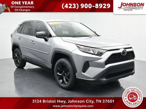 Used 2022 Toyota RAV4 LE FWD image 1