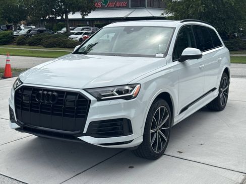 Used 2021 Audi Q7 3.0T Premium Plus w/ Executive Package AWD/4WD image 3