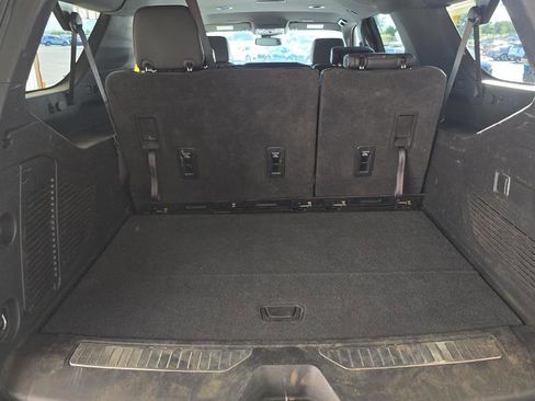 Used 2025 Chevrolet Suburban Z71 image 20