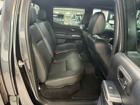 Used 2021 Toyota Tacoma Limited w/ Nightshade Package AWD/4WD image 29