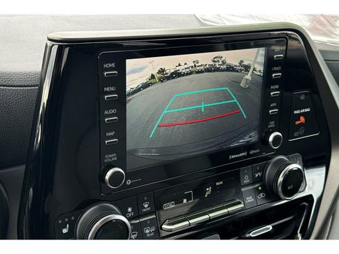 Certified 2022 Toyota Highlander XLE image 23