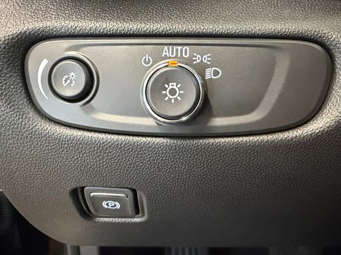 Used 2024 Chevrolet Blazer LT w/ Convenience Package FWD image 26