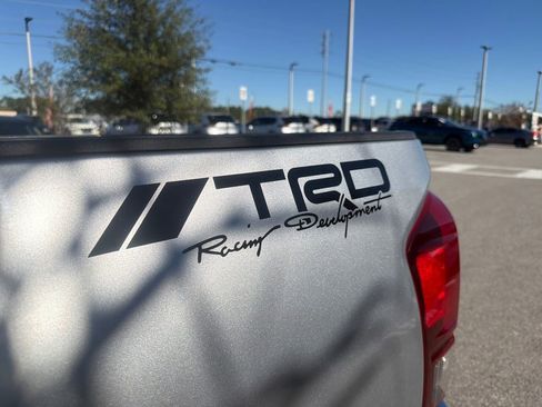 Used 2018 Toyota Tacoma TRD Off-Road image 13