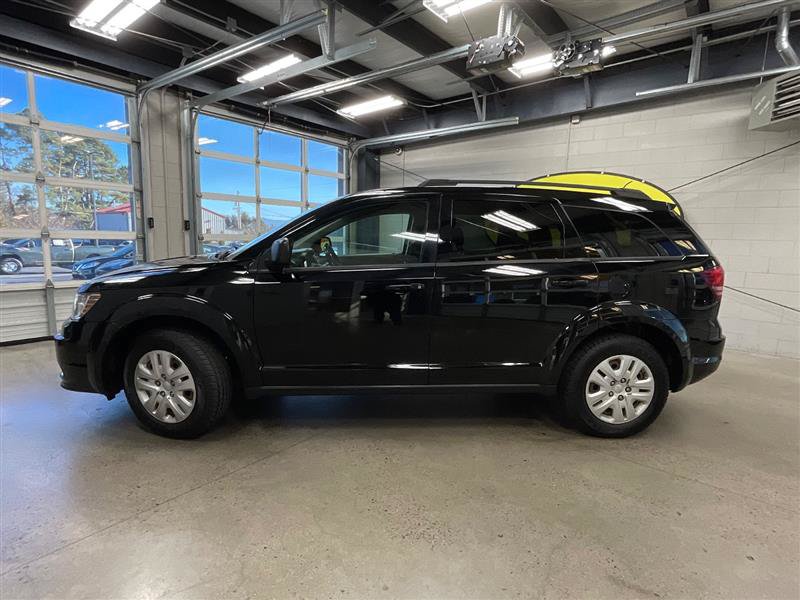 Used 2018 Dodge Journey SE w/ Popular Equipment Group FWD image 2
