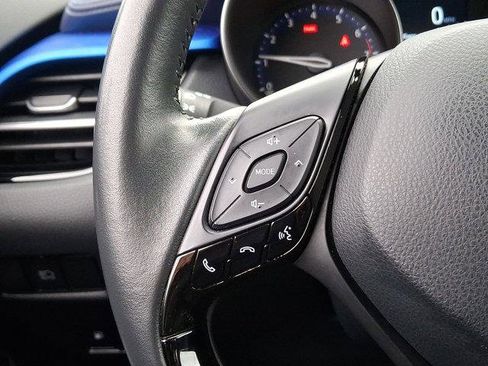 Certified 2022 Toyota C-HR XLE image 19