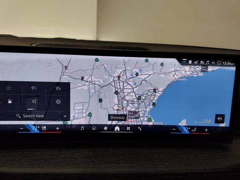 Used 2025 BMW 330i Sedan w/ Premium Package image 20