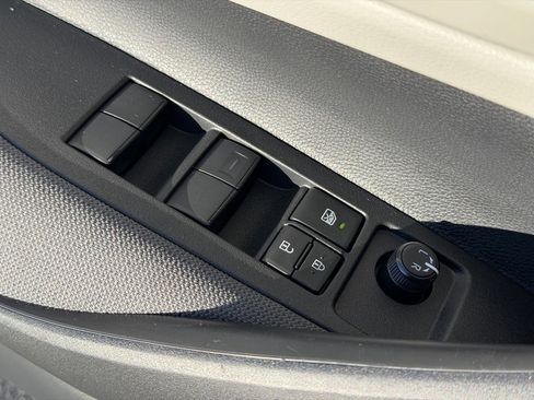 Used 2025 Toyota Corolla LE image 11