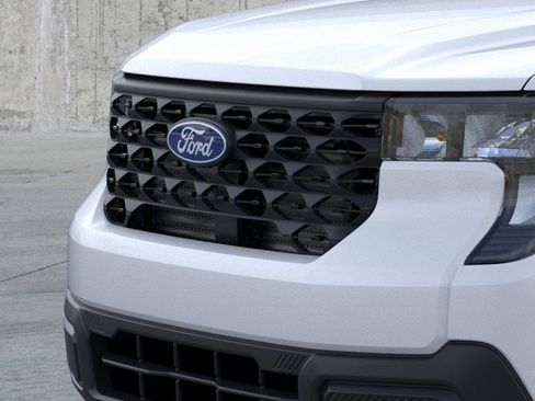 New 2025 Ford Maverick XL image 18