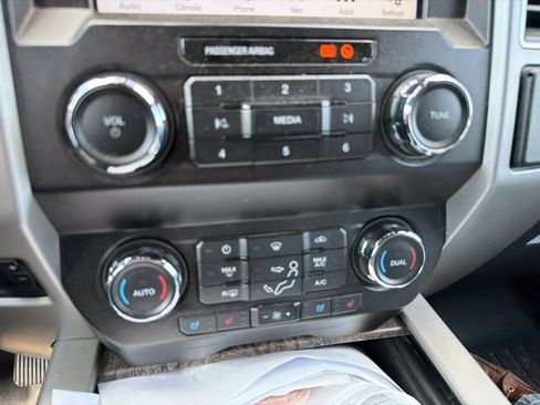 Used 2019 Ford F350 Lariat w/ Lariat Ultimate Package AWD/4WD image 28