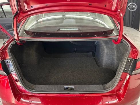 Used 2020 Nissan Versa SR image 19