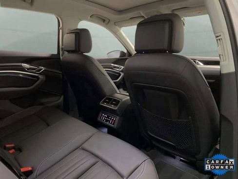 Used 2023 Audi e-tron Premium Plus image 21
