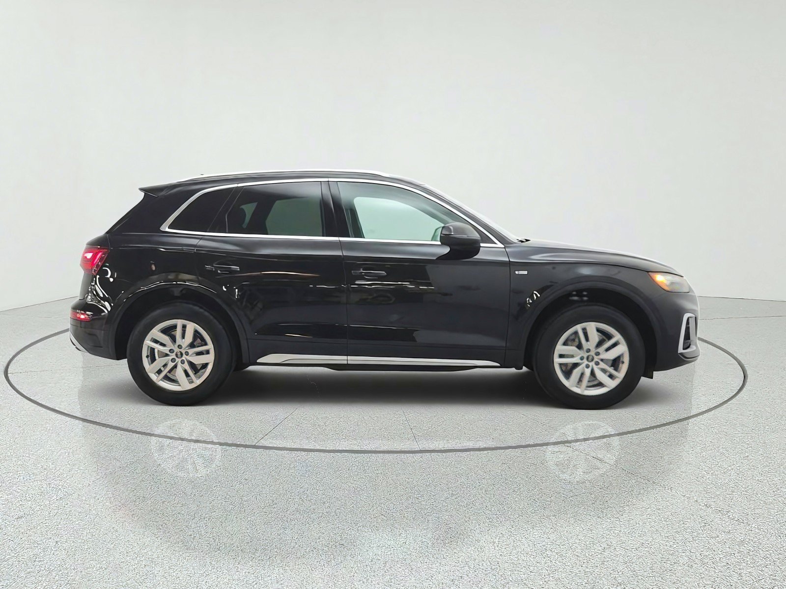 Used 2023 Audi Q5 2.0T Premium w/ Convenience Package AWD/4WD image 4
